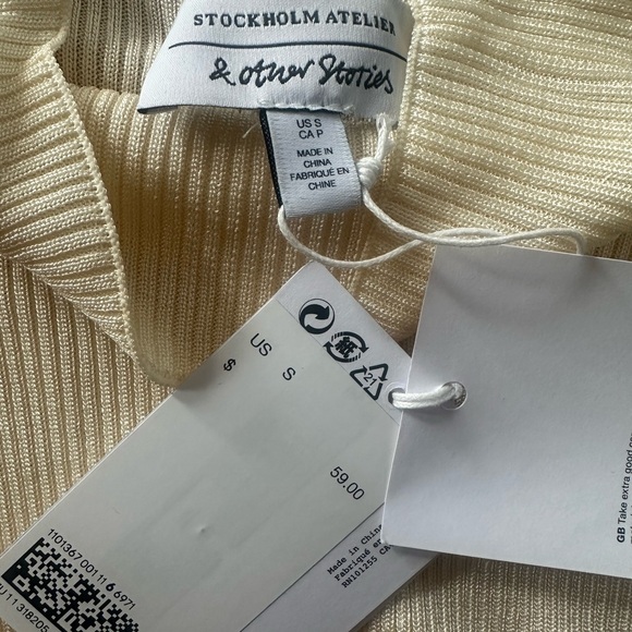 And other stories sleeveless turtleneck top - Picture 2 of 3